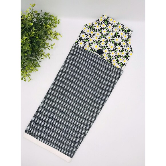 Hanging Kitchen Towel: Black Daisy Topper, Button Closure - Picture 2 of 8